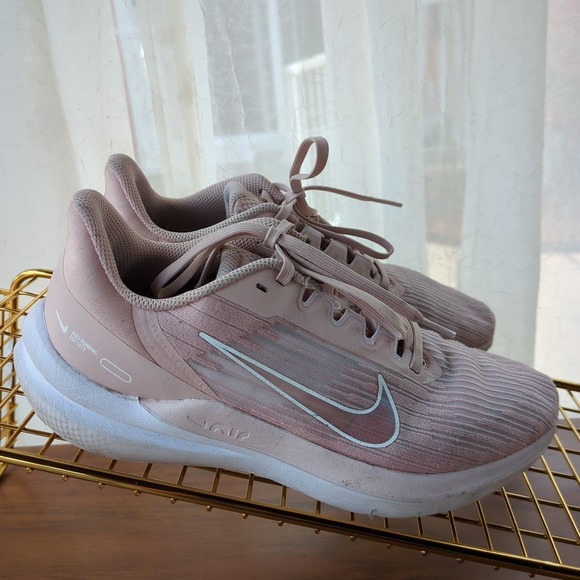 Nike Winflo 09 Women's Running Shoe Athletic Sneaker Size 8 DD8686-103 - Picture 1 of 8